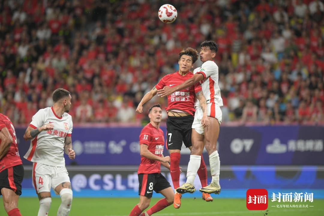 轮迎来首尾, 全队上下士, 成都蓉城 轮迎来首尾, 全队上下士, 成都蓉城