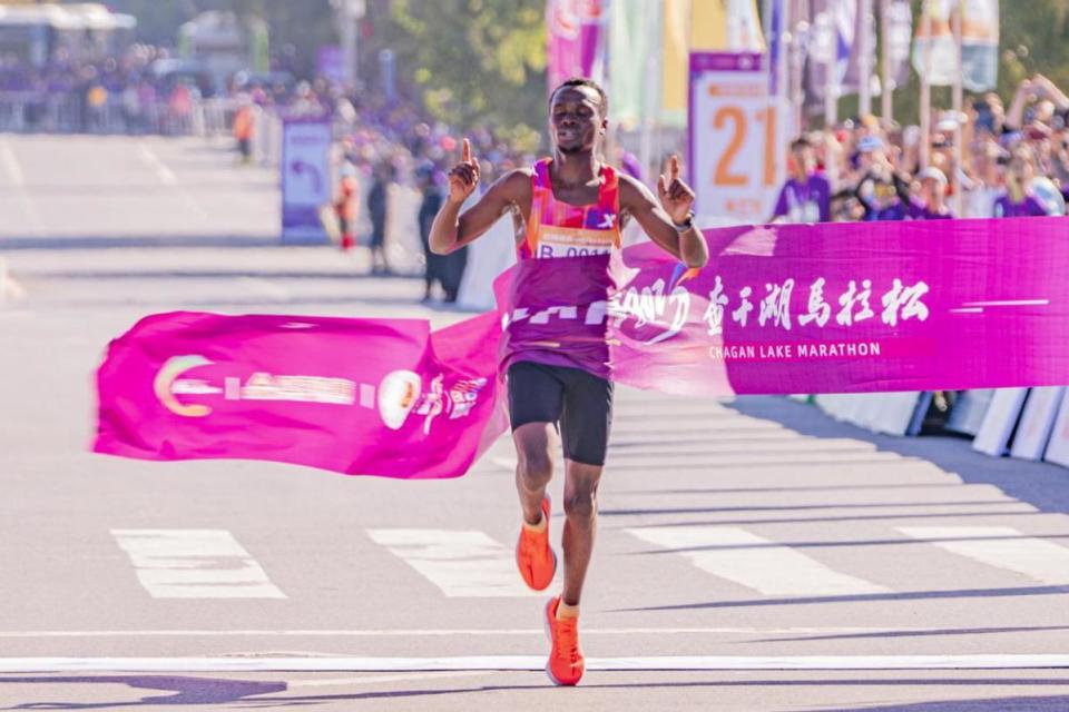 与苇浪荷香, bt, 成功创造